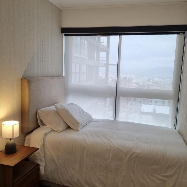 Modern apartment with confort and ideal location - Two-Bedroom Deluxe Apartment with Balcony - 12