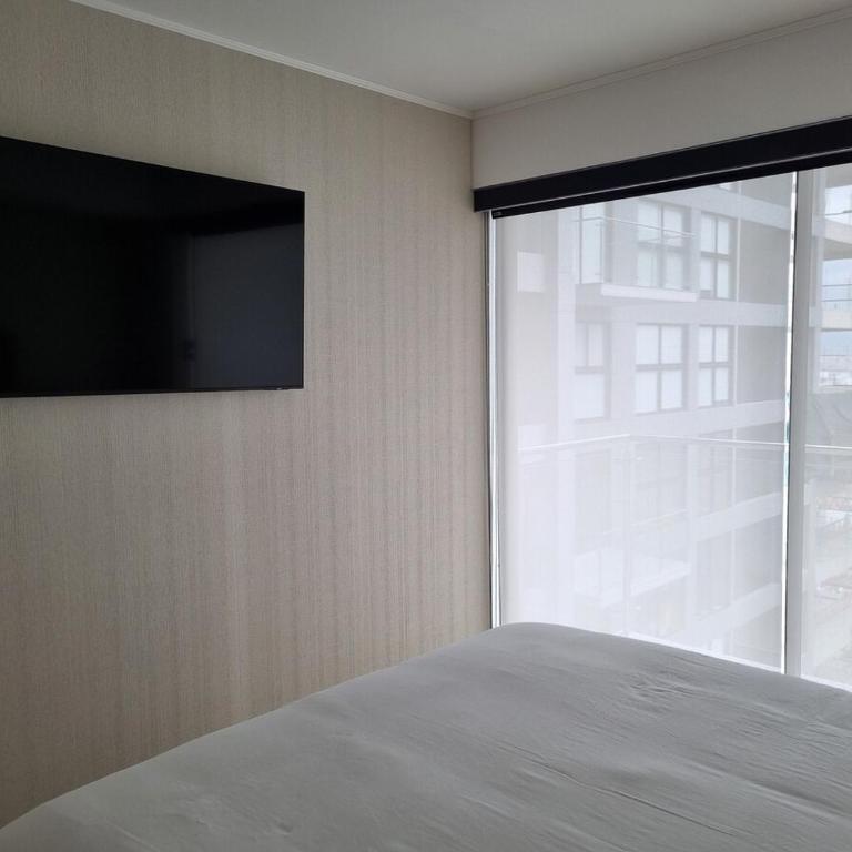 Modern apartment with confort and ideal location - Two-Bedroom Deluxe Apartment with Balcony - 13