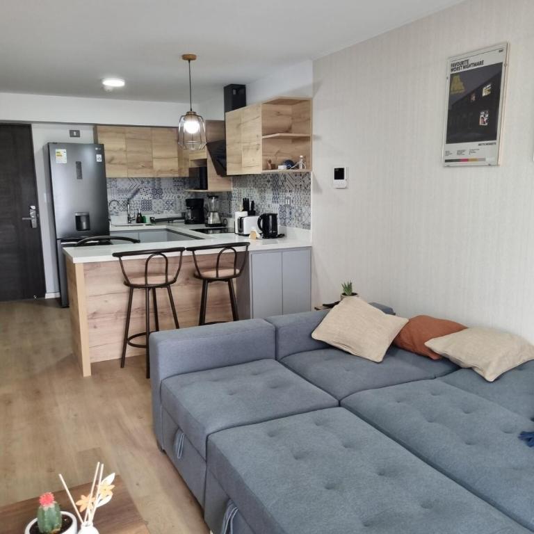 Modern apartment with confort and ideal location - Two-Bedroom Deluxe Apartment with Balcony - 14