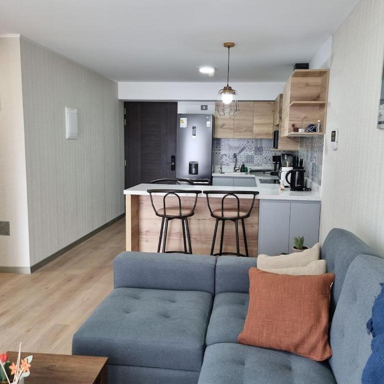 Modern apartment with confort and ideal location - Two-Bedroom Deluxe Apartment with Balcony - 17