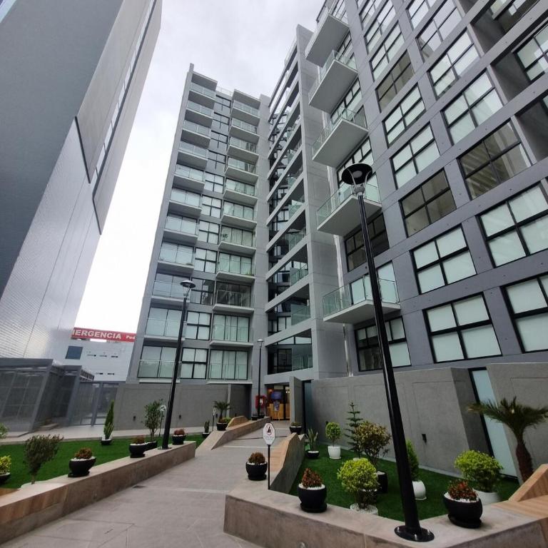 Modern apartment with confort and ideal location - Two-Bedroom Deluxe Apartment with Balcony - 20