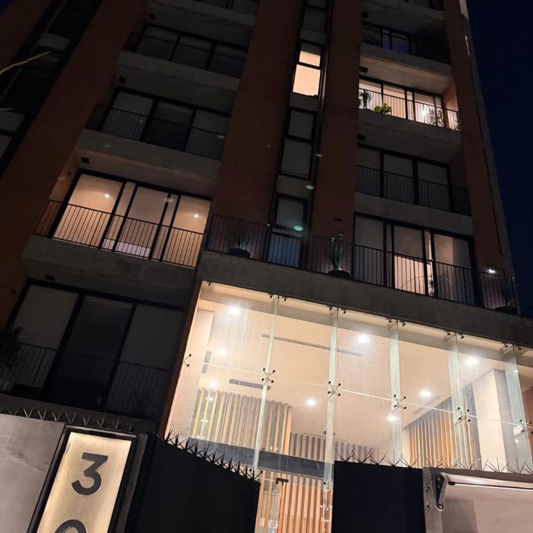 Walk to US Consulate Gym Parking & Dining - Apartment - 24