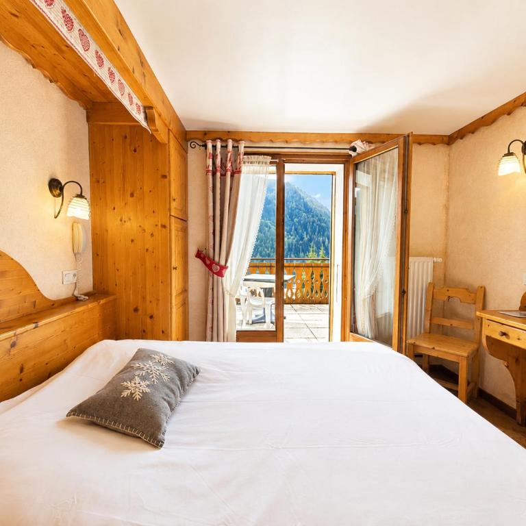 Hôtel Belalp - Double Room with Valley View - 4