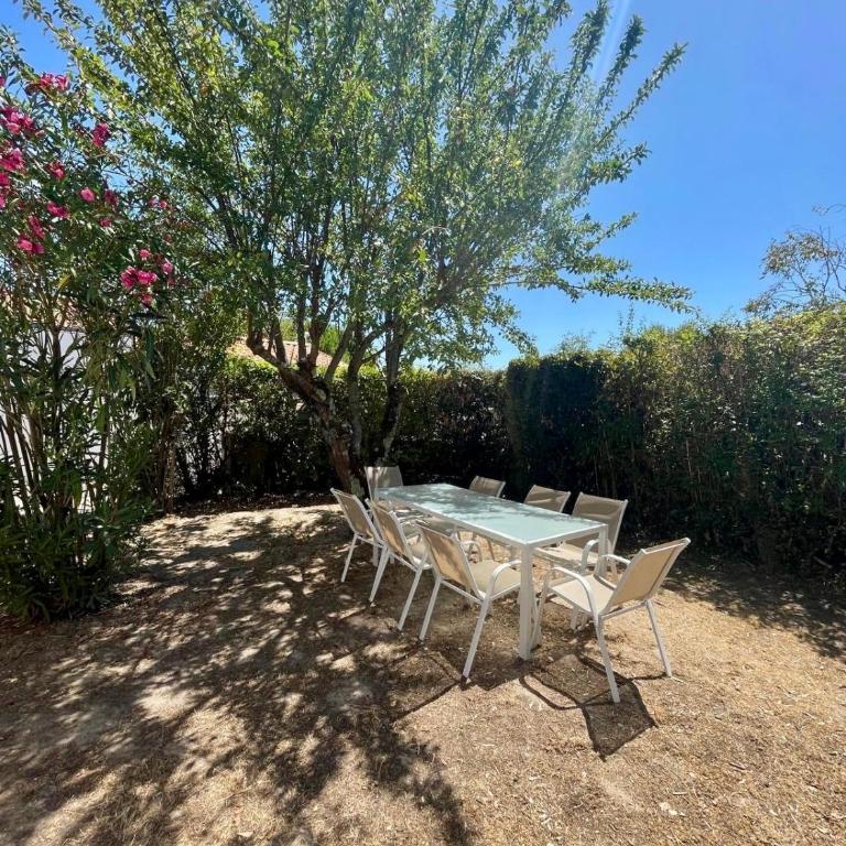 L'échappée - 3 bedrooms - Parking - Garden & Barbecue - Three-Bedroom House - 4