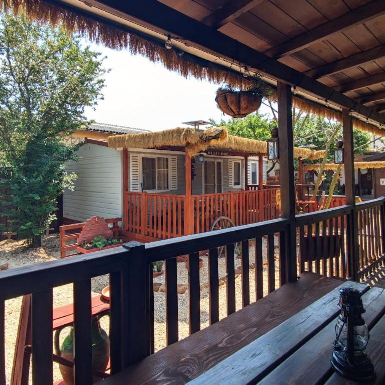Wild West-style accommodation featuring 2 mobile homes and 2 huts - Casa Mobile - 28