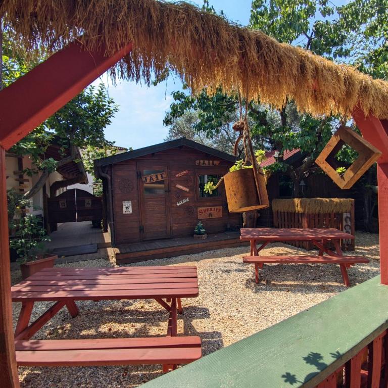 Wild West-style accommodation featuring 2 mobile homes and 2 huts - Casa Mobile - 27