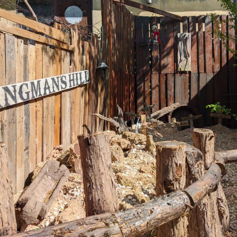 Wild West-style accommodation featuring 2 mobile homes and 2 huts - Casa Mobile - 37