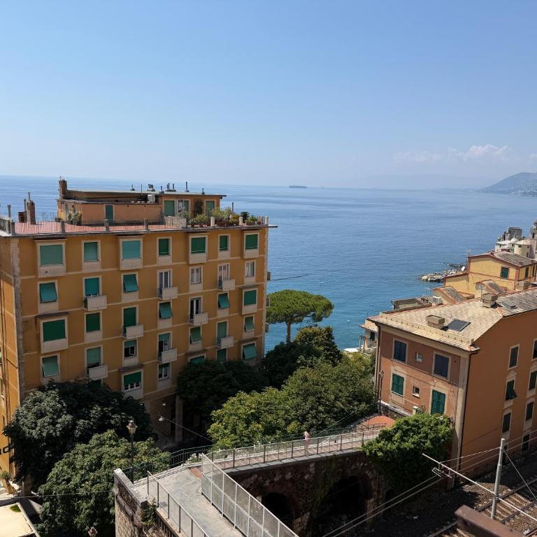 Grande Dimora d'Epoca Vista Mare - Four-Bedroom Apartment with Lake View - 4