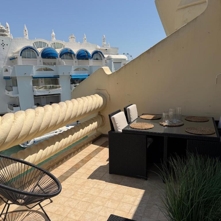 Puerto Marina Island - Deluxe Apartment mit 2 Schlafzimmern und Meerblick - 25