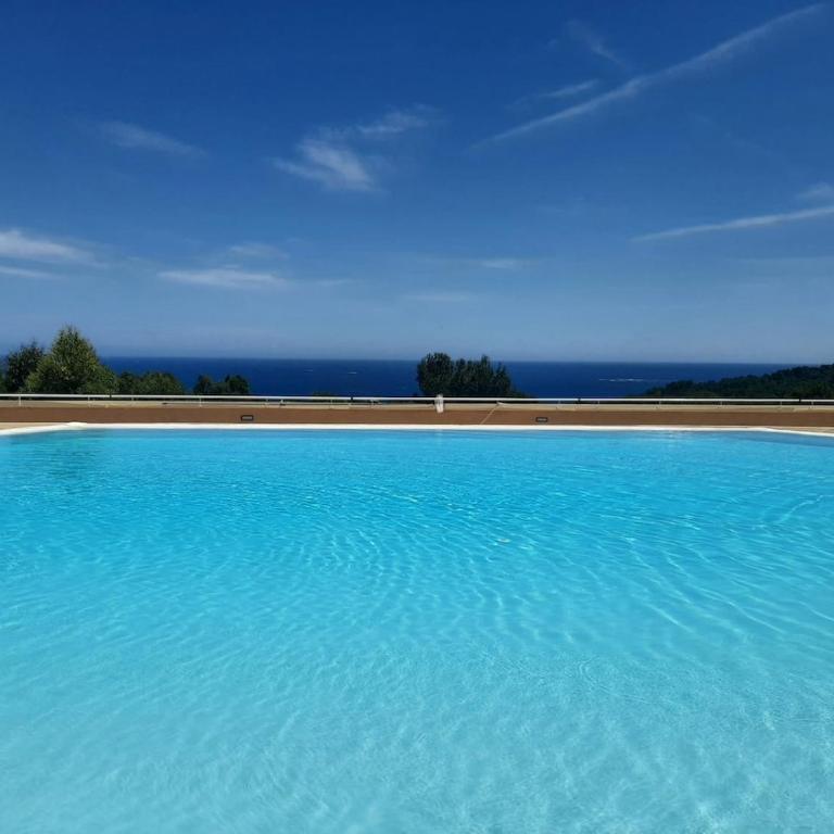Studio rénové, super équipé avec vue magnifique - Studio - Vue sur Mer - 19