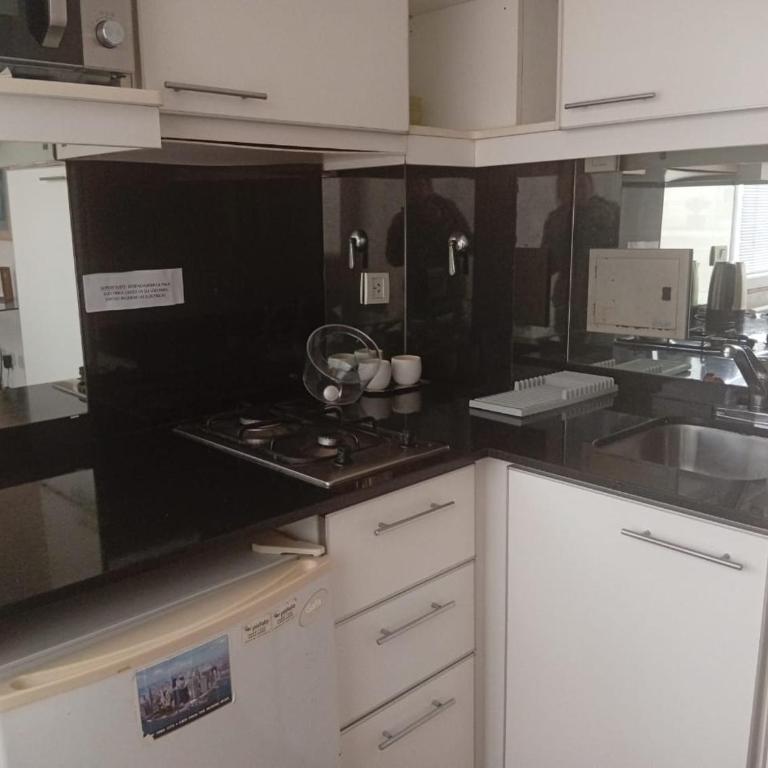 Piso alto Todo luz A pasos del Obelisco - One-Bedroom Apartment with Balcony and City View - 7