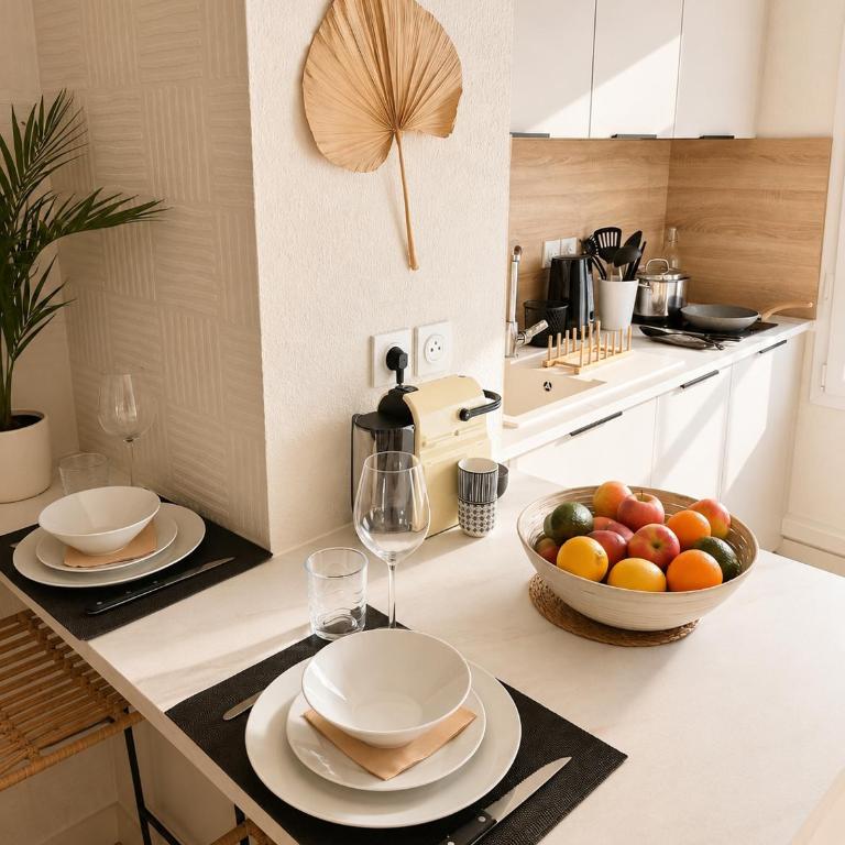 Moderne et Cosy T2 - Parking & Clim & Piscine & Balcon - LYON 25 min - Appartement 1 Chambre - 17