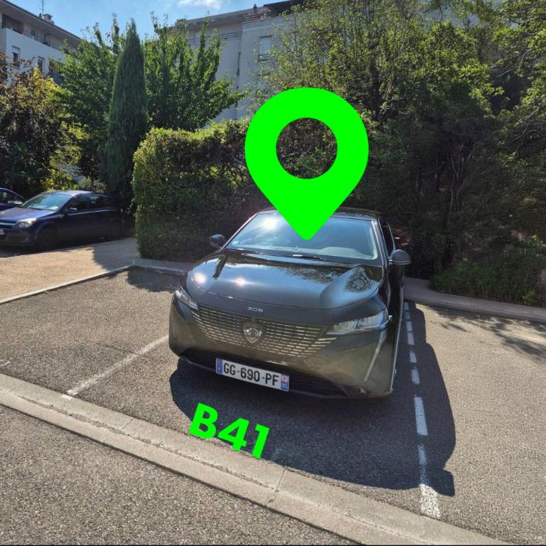 Moderne et Cosy T2 - Parking & Clim & Piscine & Balcon - LYON 25 min - Appartement 1 Chambre - 27