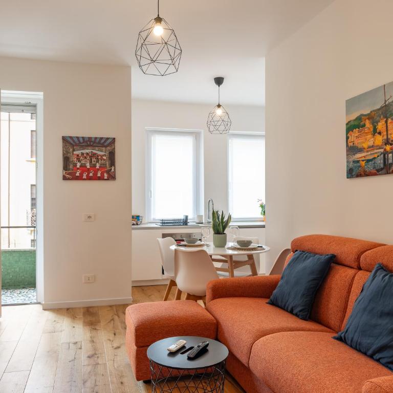HomeSix - Two-Bedroom Apartment - 75