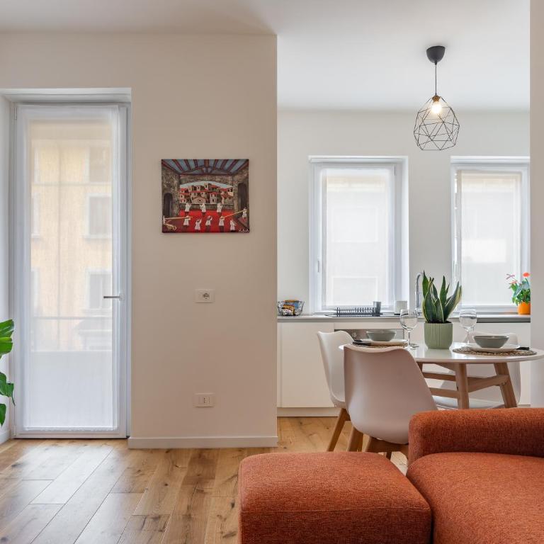 HomeSix - Two-Bedroom Apartment - 77