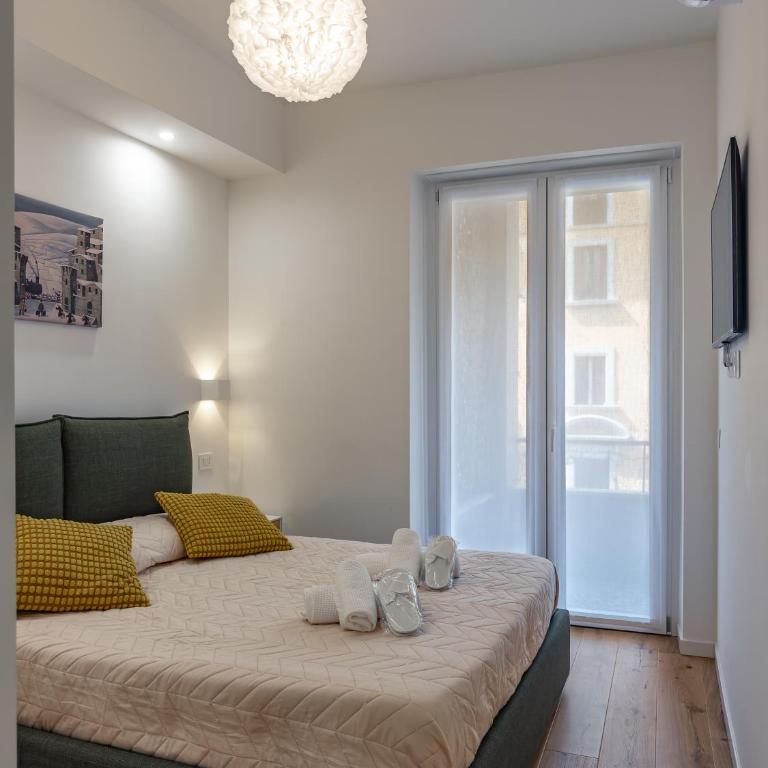 HomeSix - Two-Bedroom Apartment - 94