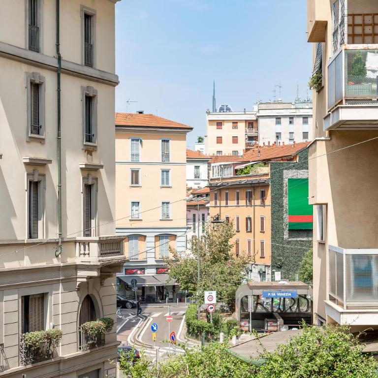 HomeSix - Two-Bedroom Apartment - 99