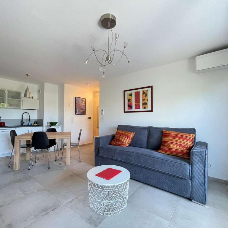 Charmant T2 centre Lavandou avec climatisation et parking privé - FR-1-308-187 - Appartement - 1