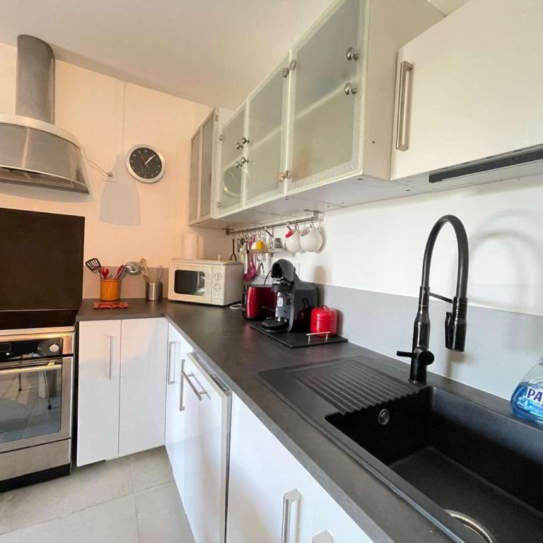 Charmant T2 centre Lavandou avec climatisation et parking privé - FR-1-308-187 - Appartement - 13