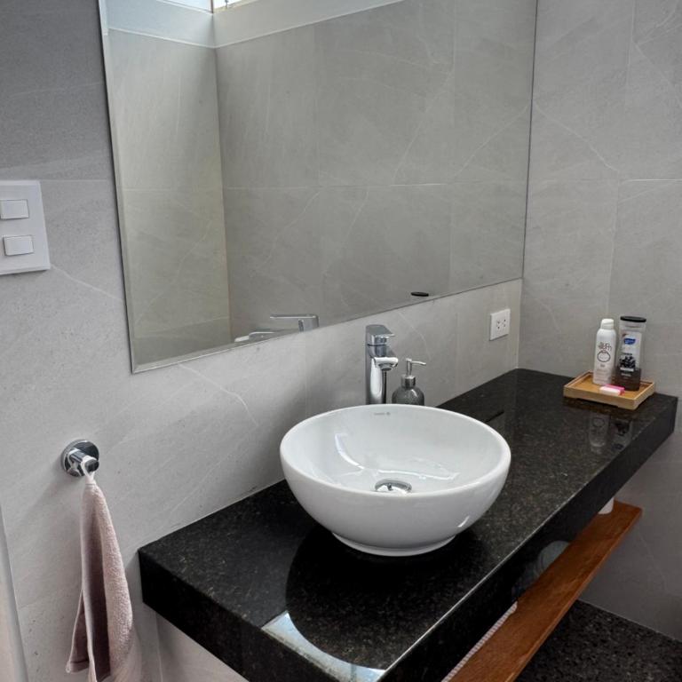 Brand-New Beachfront Luxury at Malecon Seoane Pimentel - Two-Bedroom Apartment - 33