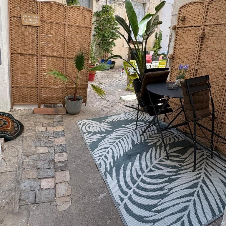Studio Jungle atypique avec salle de bain grotte Cour privée Centre Nîmes - Apartamento de 1 dormitorio - 15