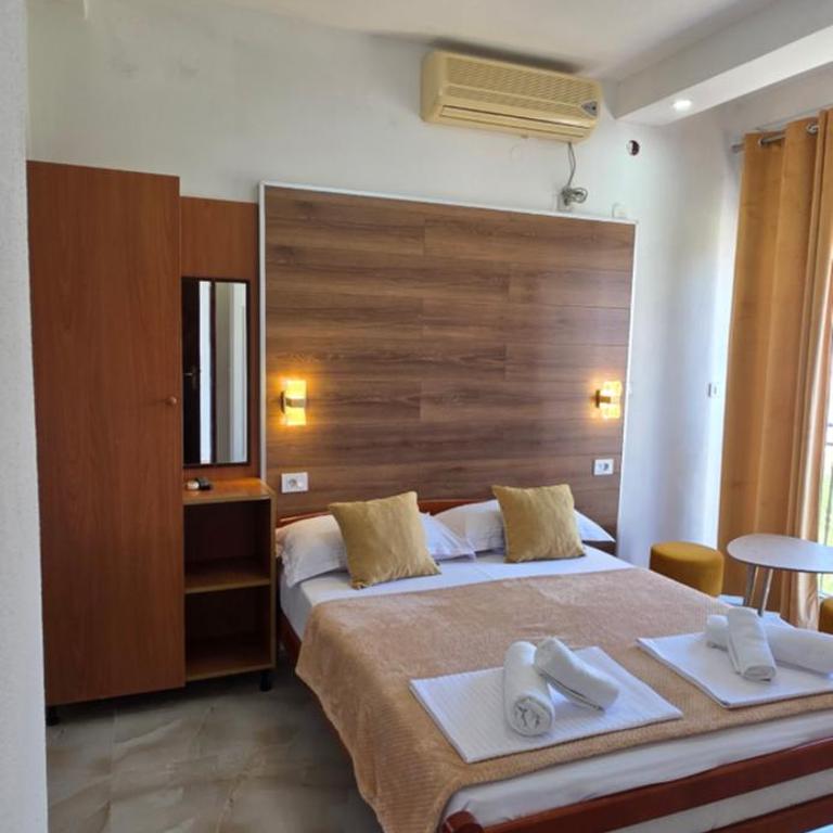 Elsa - One-Bedroom Apartment with River View - 4