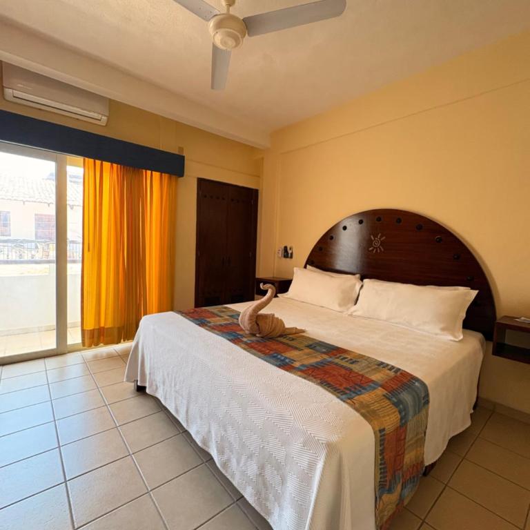 Hotel Mocali - Suite con cama grande y balcón - 5
