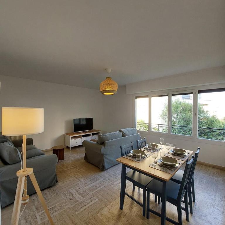 Centre avec parking et terrasse - Appartement 2 Chambres - 10