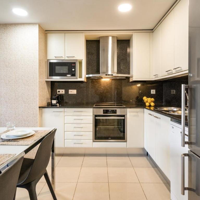 Diagonal Mar 2BR Pool Terrace & Sea View - Apartment - 13