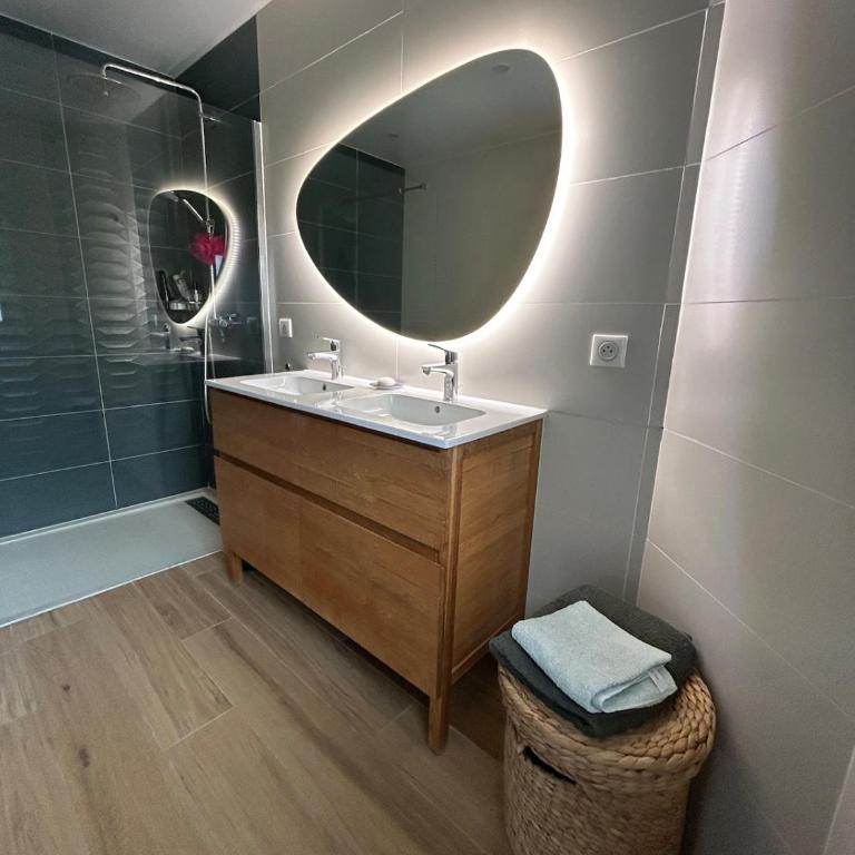 Très agréable et spacieuse villa avec piscine, jardin et clim - Villa avec Piscine Privée - 21