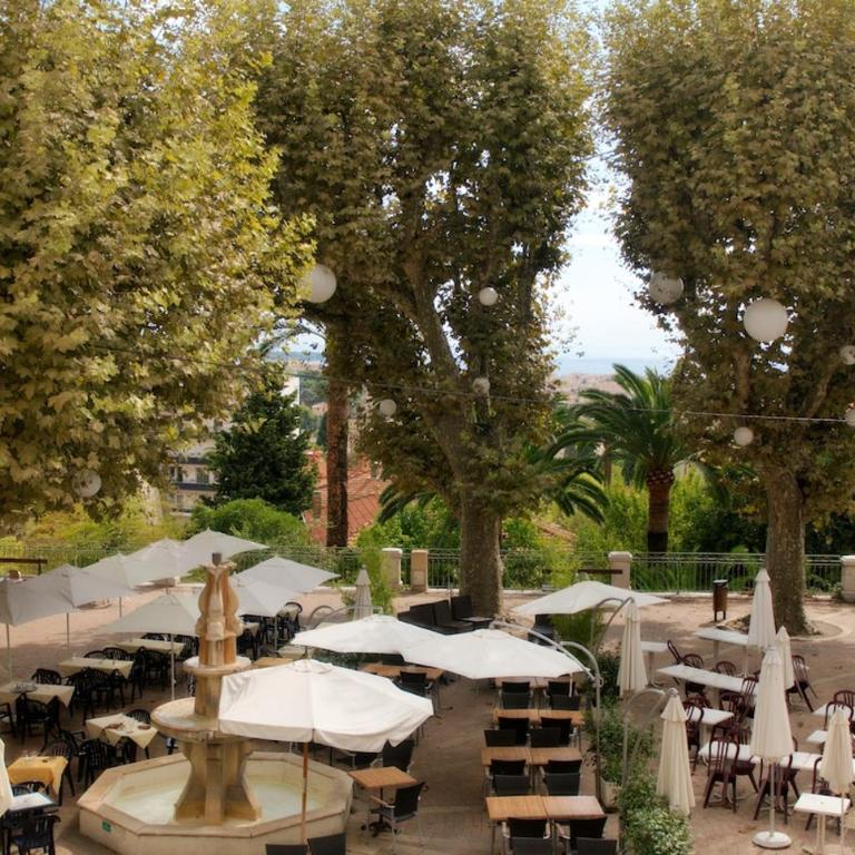 Très agréable et spacieuse villa avec piscine, jardin et clim - Villa avec Piscine Privée - 30