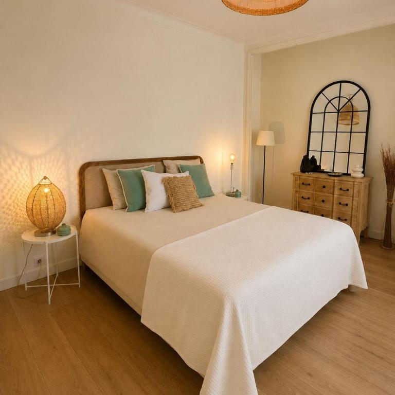 Très agréable et spacieuse villa avec piscine, jardin et clim - Villa avec Piscine Privée - 19