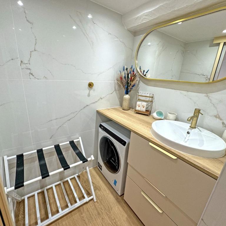 Elegant Seafront Loft Old Town Nice - Appartement 2 Chambres - 17