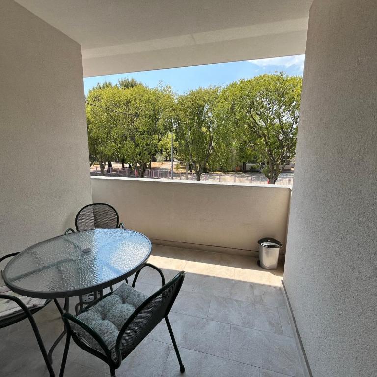 Rayand - Appartement 1 Chambre avec Balcon et Vue sur la Ville - 14
