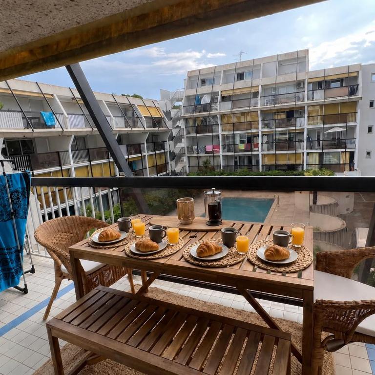 Two-room apartment with pool and private parking, view of Lake Ponant - Apartment mit 1 Schlafzimmer - 6