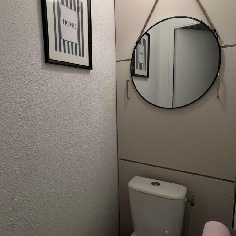 Two-room apartment with pool and private parking, view of Lake Ponant - Apartment mit 1 Schlafzimmer - 8