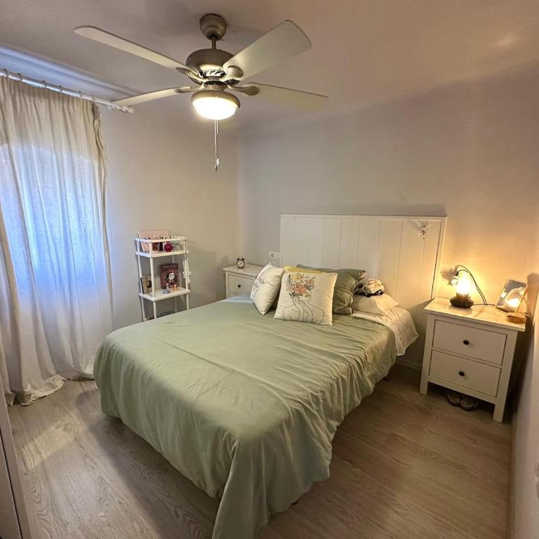 Apartamento próximo al palacio de congresos - Two-Bedroom Apartment - 11