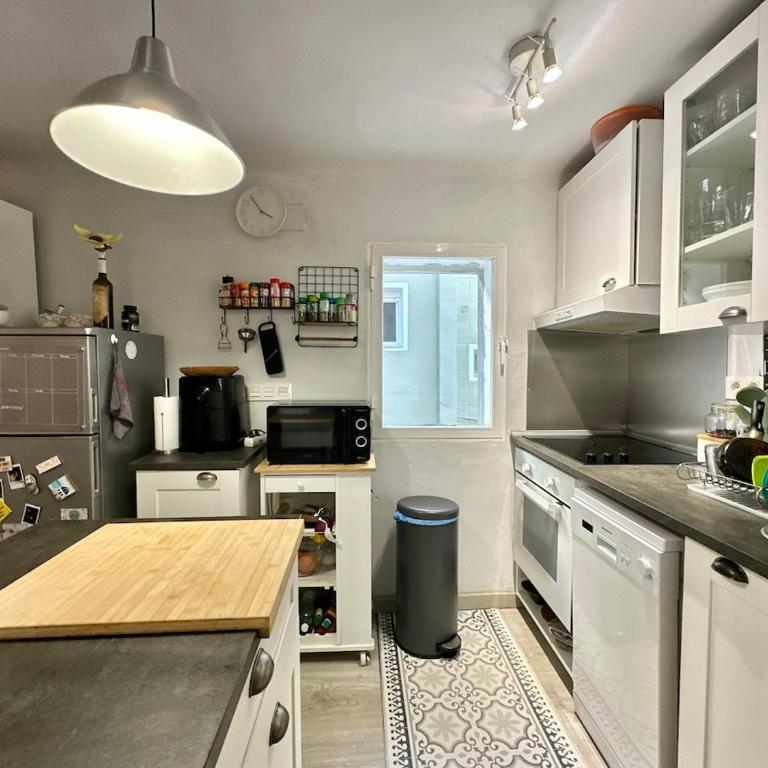 Apartamento próximo al palacio de congresos - Two-Bedroom Apartment - 12