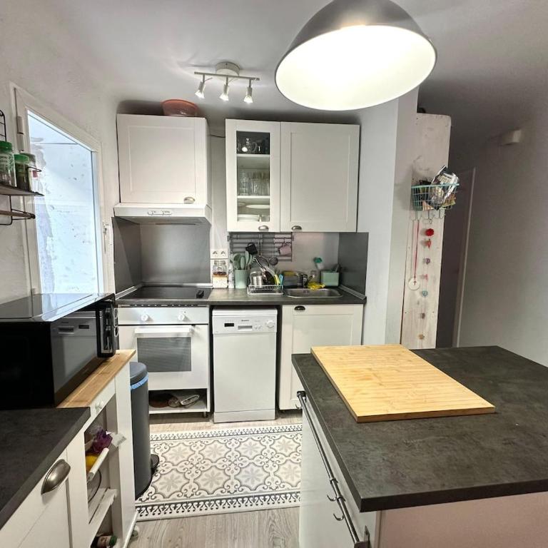 Apartamento próximo al palacio de congresos - Two-Bedroom Apartment - 13