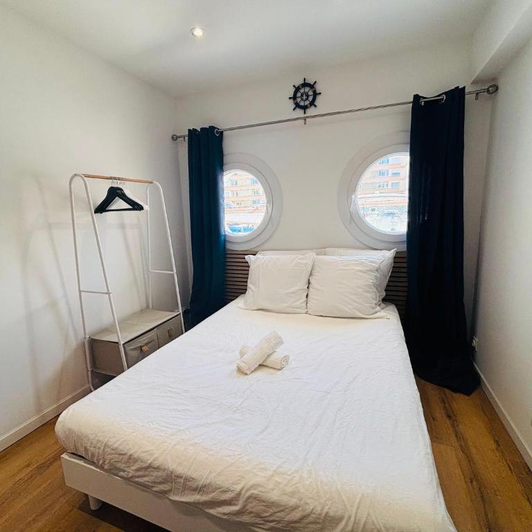 Studio détente avec piscine, proche port et plage - Appartement 1 Chambre - 13
