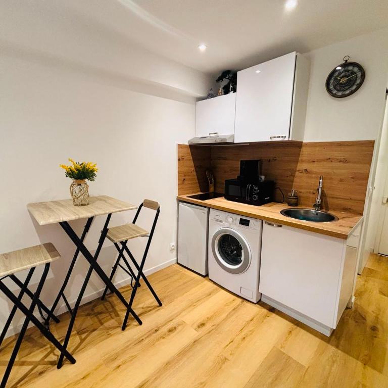 Studio détente avec piscine, proche port et plage - Appartement 1 Chambre - 15