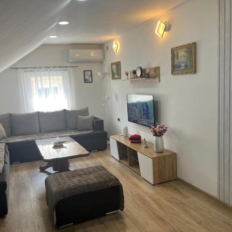 Apartman Ksenija - One-Bedroom Apartment - 1