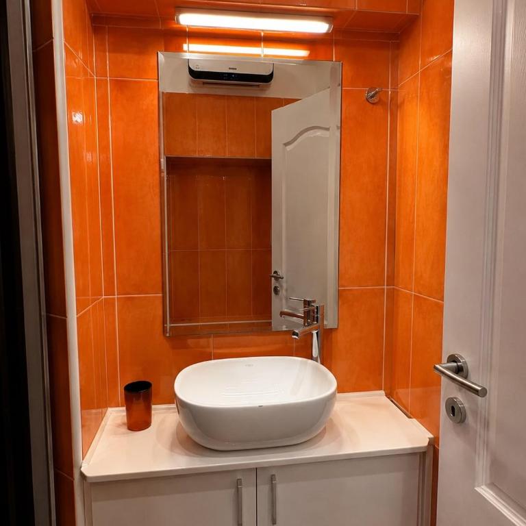 The Orange Loft Florence - 5 min to City Center - One-Bedroom Apartment - 2
