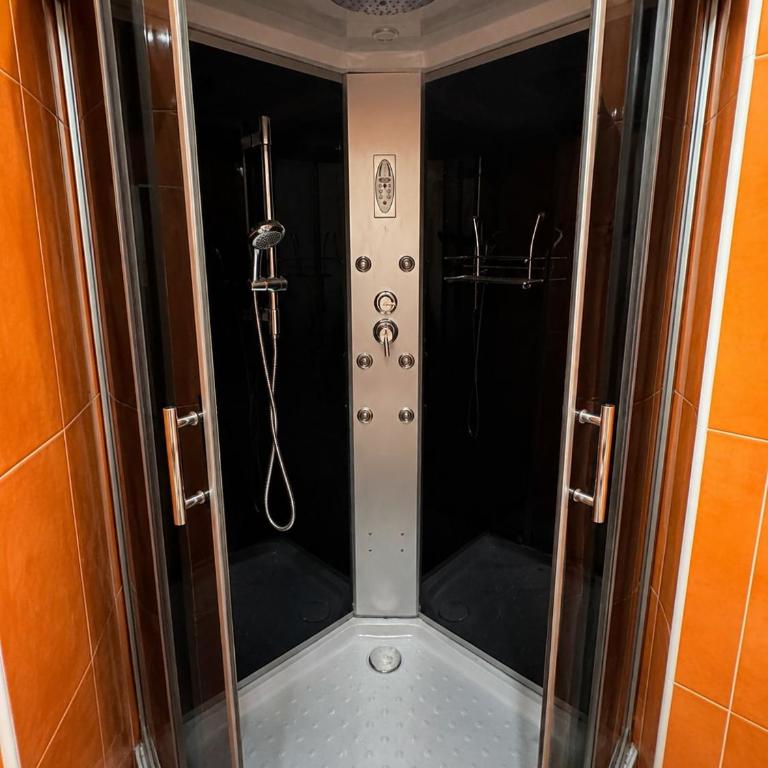 The Orange Loft Florence - 5 min to City Center - One-Bedroom Apartment - 8