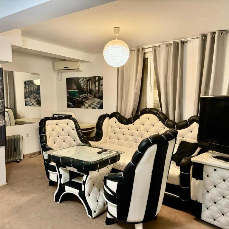 Faraon apartmani Beograd - Apartman sa Pogledom na Bazen - 1