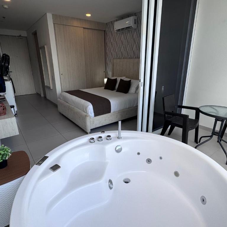 Suite con Jacuzzi y Hermosa Vista al Mar - Apartamento de 1 dormitorio - 63