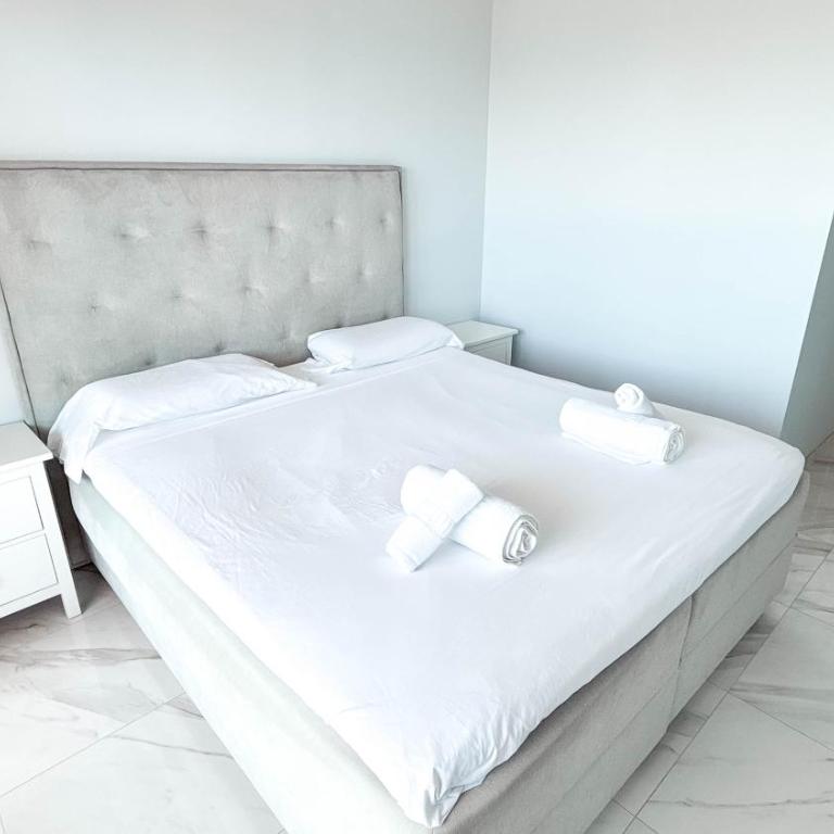 Sunset Drive I by Terreta Rentals - Two-Bedroom Apartment - 11