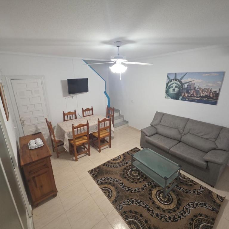 Bungalow in Santa Pola with 4 rooms - Casa de 4 dormitorios - 1