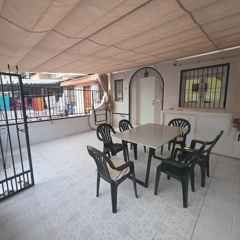 Bungalow in Santa Pola with 4 rooms - Casa de 4 dormitorios - 6