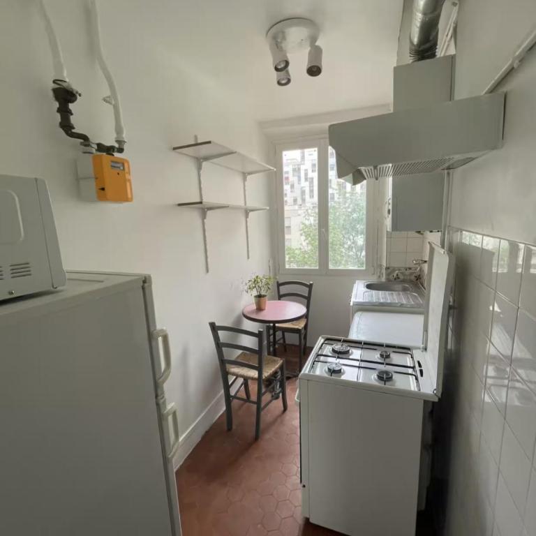 Appartement 3 pièces lumineux près du Père-Lachaise - Appartement 2 Chambres - 5